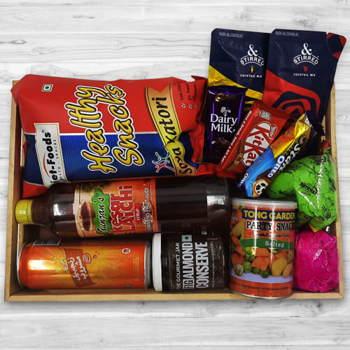 Delicious Holi Snacking Hamper