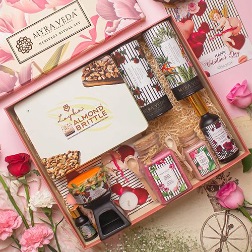 Myra Veda Essential Elegance Hamper