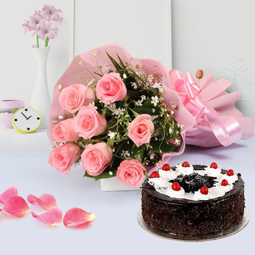 Finest Cake with Pink Roses Bouquet
