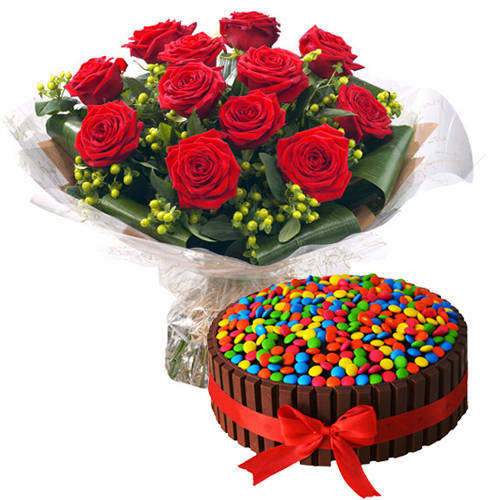 Gorgeous Bouquet of Red Roses with Kit Kat Cake
