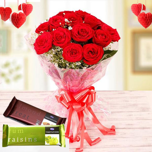 Wonderful Bouquet of Red Roses with Chocolates