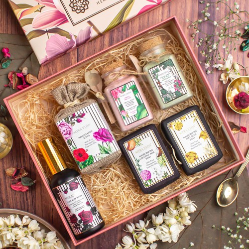 Exclusive Myra Veda Large Pamper Hamper